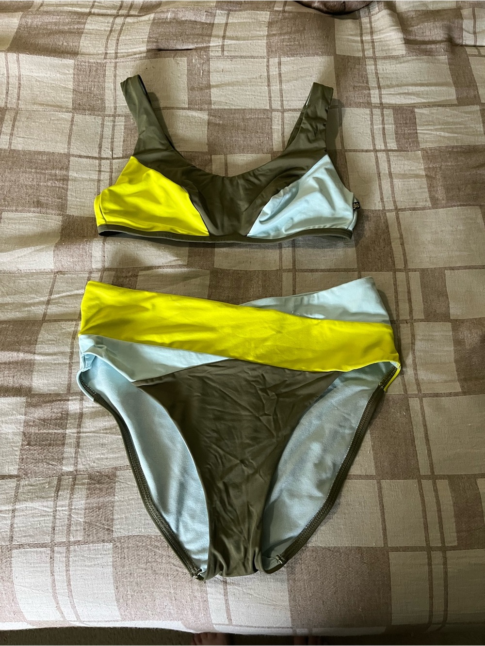 La Vie En Rose Olive, Yellow & Light Blue Colorblock Bikini
